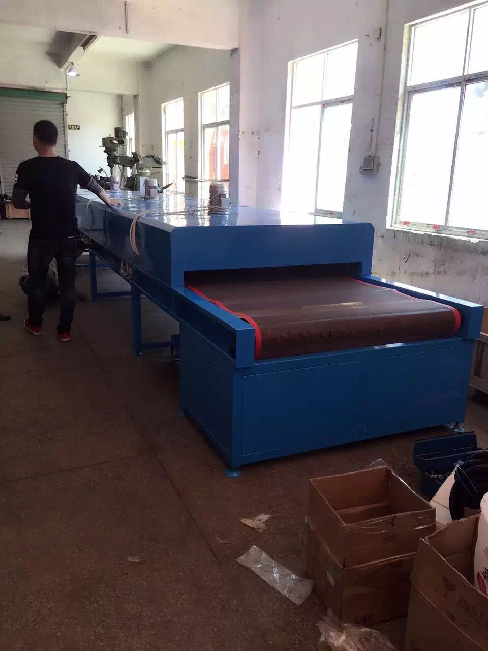 收缩膜包装机_供应工业小烤箱流水式烤箱工业化妆品盒收缩膜
