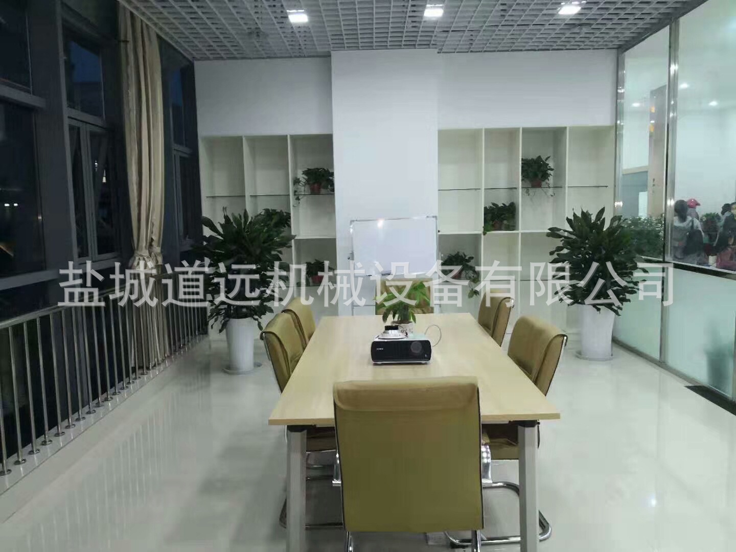恒温鼓风烘箱_厂家直销定制电热炉大型恒温鼓风烘箱大中型高温