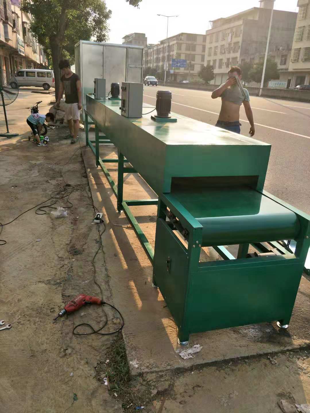 丝印流水线_高温烘干线隧道炉五金电镀厂网带线东莞喷油拉丝印流水线