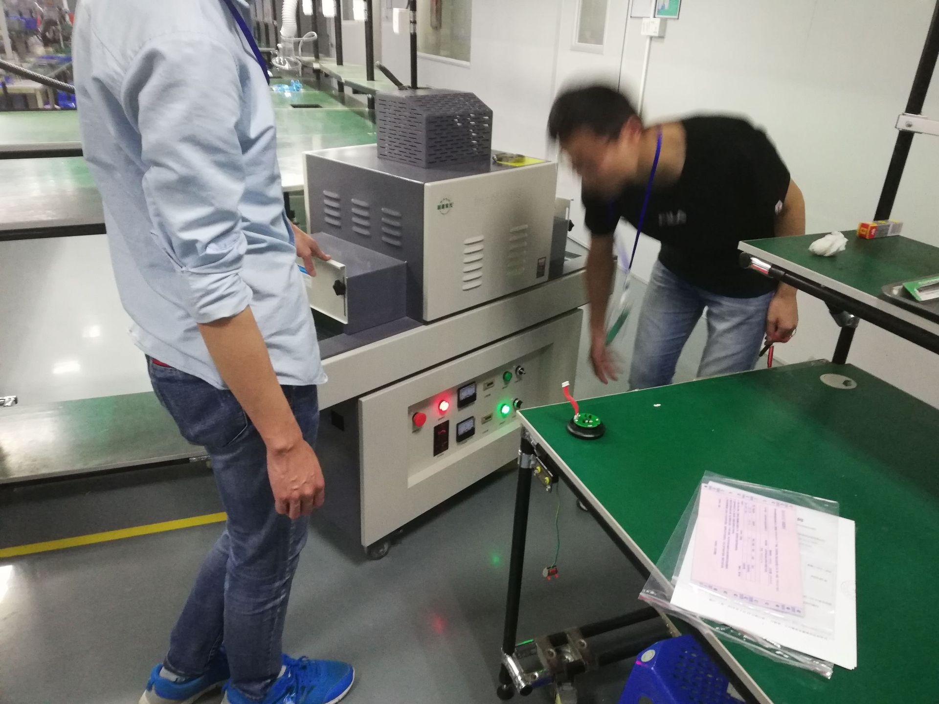 pcb线路板焊点_PCB线路板焊点保护UV胶专用UV固化机UV炉