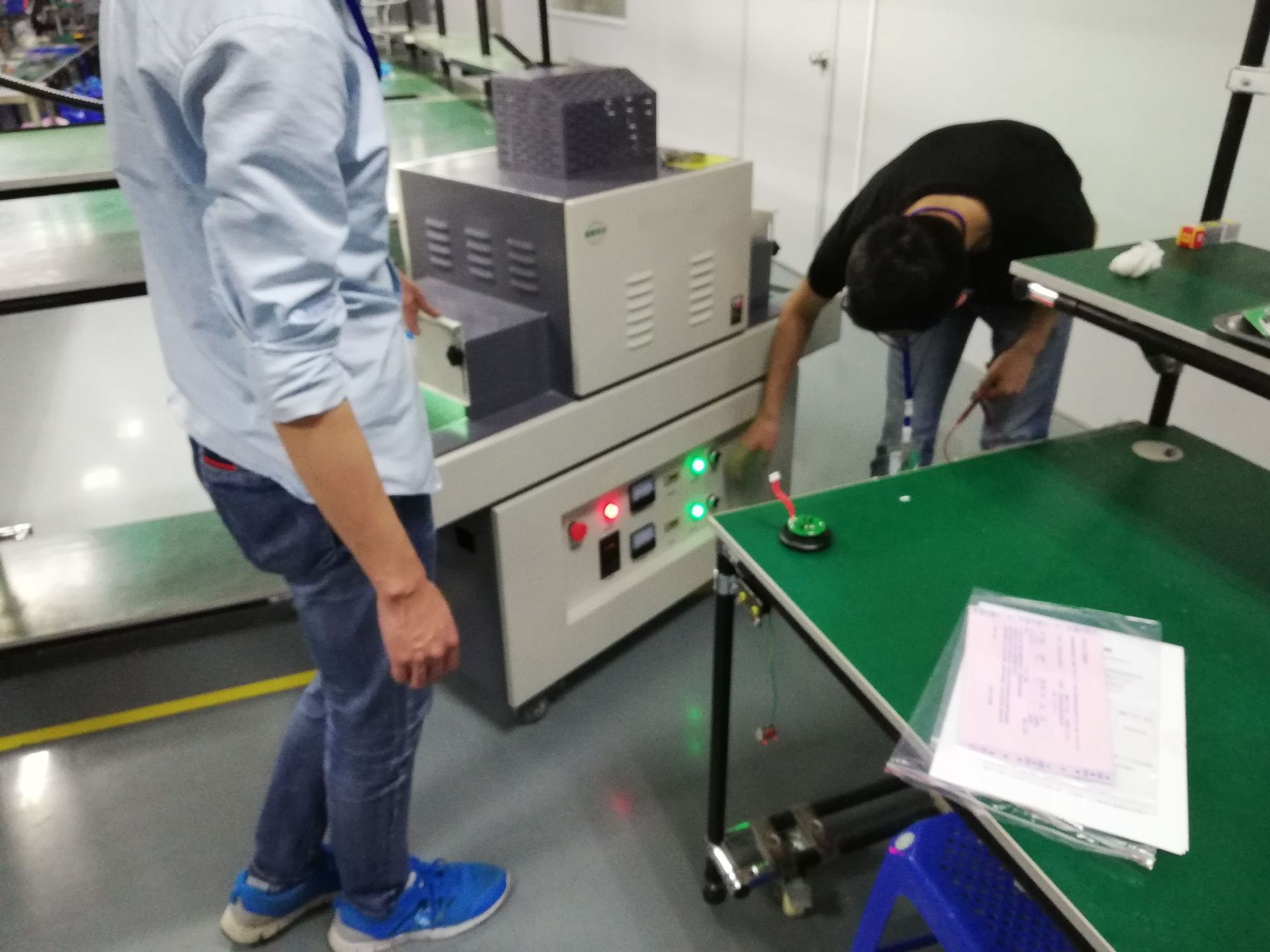 pcb线路板焊点_PCB线路板焊点保护UV胶专用UV固化机UV炉