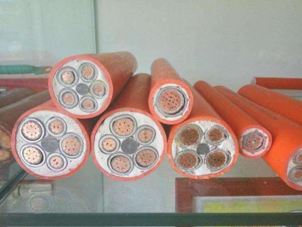 现货供应低烟无卤XLPE辐照交联灯具设备用线UL317328AWG